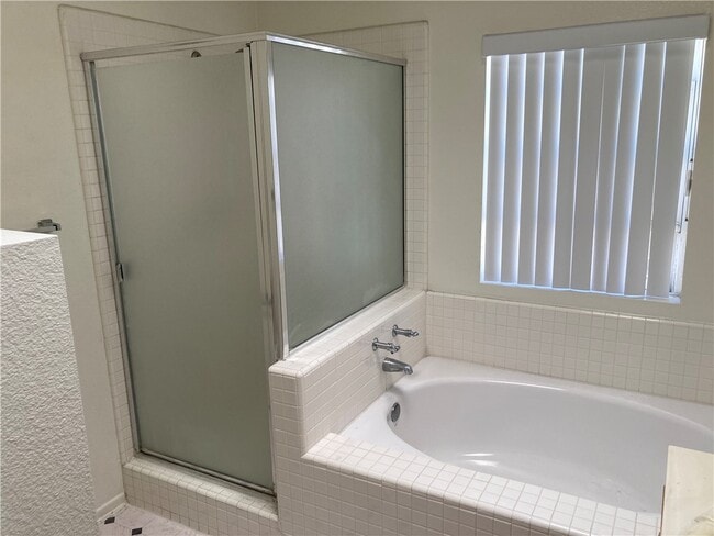 Building Photo - 2300 Maple Ave