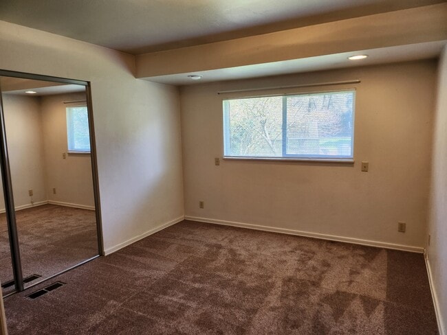 Building Photo - 4542 Averill Dr