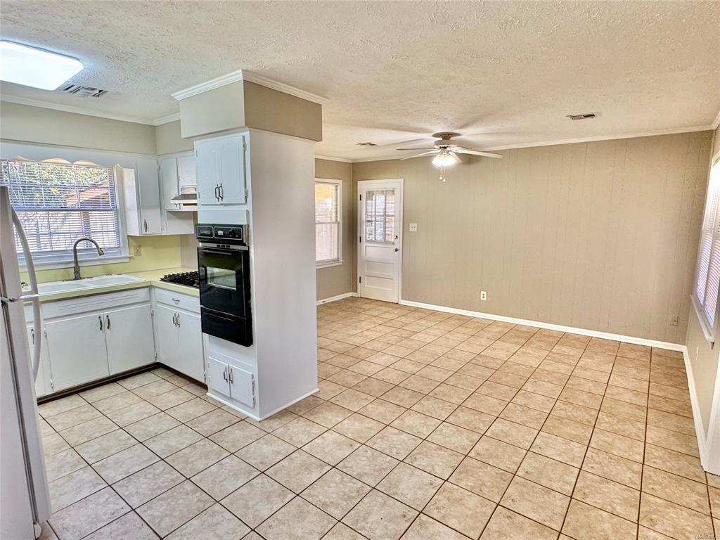 Building Photo - 761 Forestdale Dr