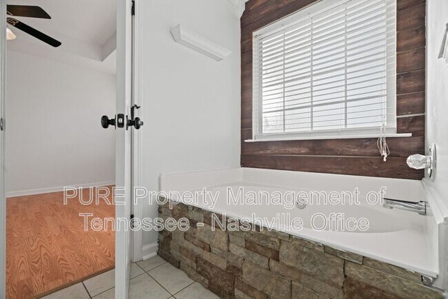 Building Photo - 2955 Hearthside Dr