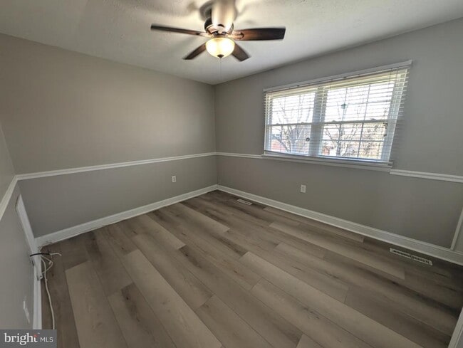 Building Photo - 8435 Norwood Dr