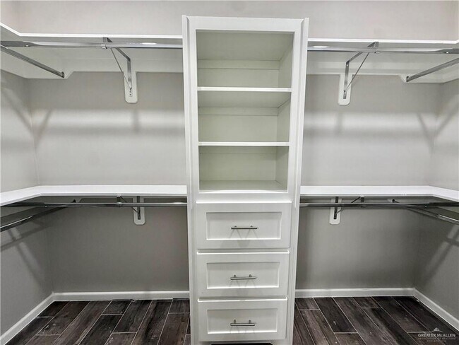 Building Photo - 9 N Alexandrite Ave