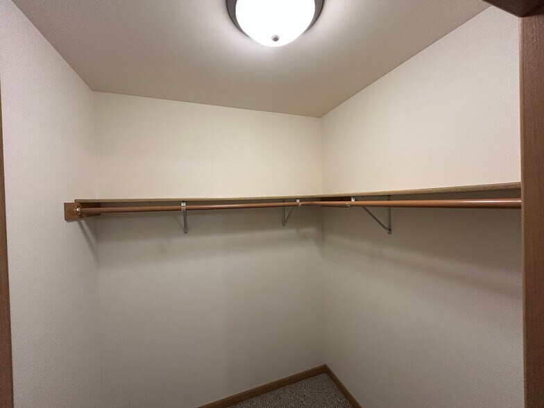 Building Photo - 4810 Southridge Ct