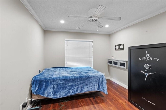 Building Photo - 10044 NW 54th Pl