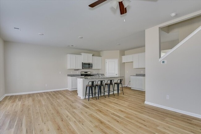 Building Photo - 6099 Whitewater Dr