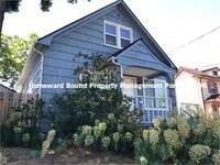 Building Photo - 1124 NE Roselawn St