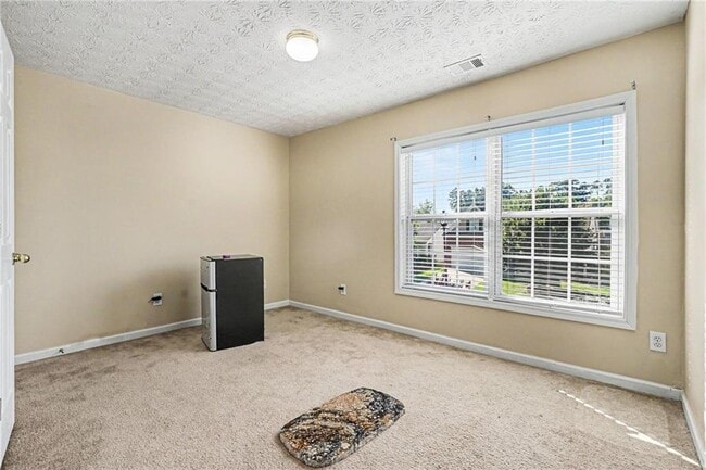 Building Photo - 375 Clairidge Ln SW