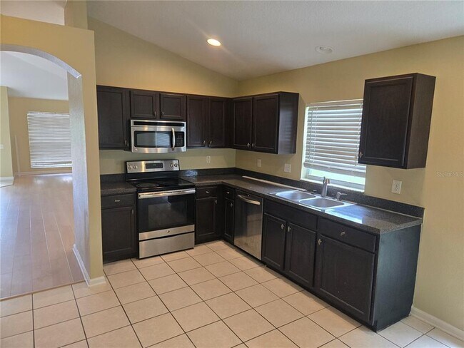 Building Photo - 1424 Wylie Ct