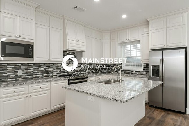 Building Photo - 2 Bedroom Pet-Friendly Home in Arlington, TX with Main Street Renewal