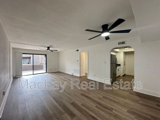 Building Photo - 3825 E Camelback Rd