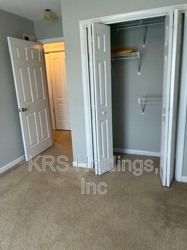 Building Photo - 303 Joyce Dr