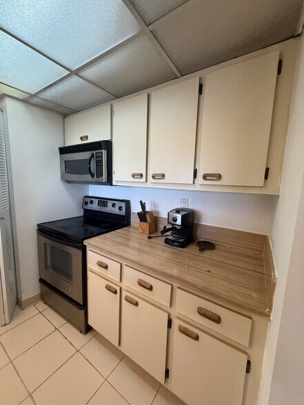 Building Photo - 7601 E Treasure Dr