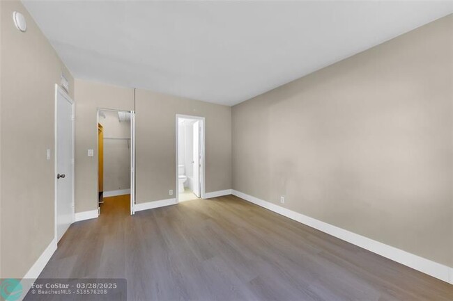 Building Photo - 2201 NE 36th St