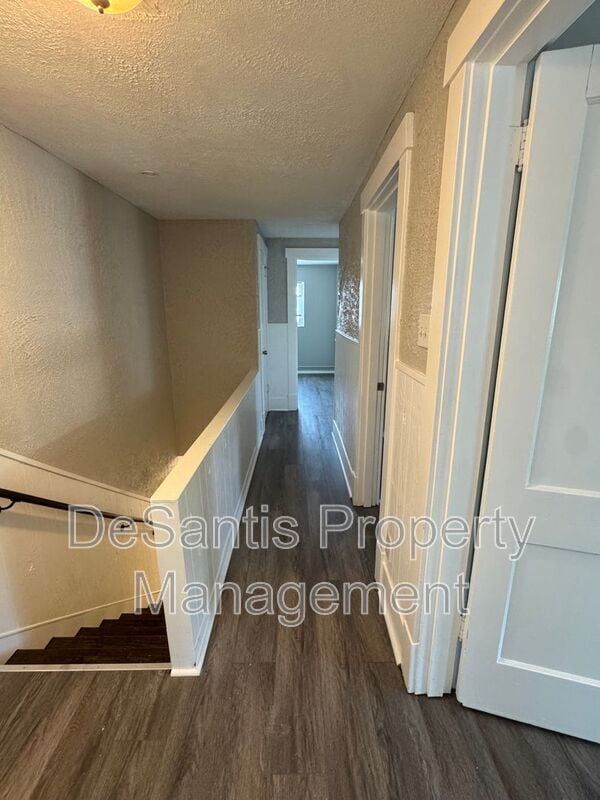 Building Photo - 718 Ridge Ave