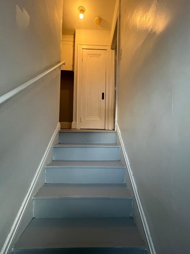 Building Photo - 9913 Mt Auburn Ave