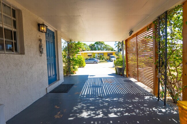 Building Photo - 2401 Avenue Q