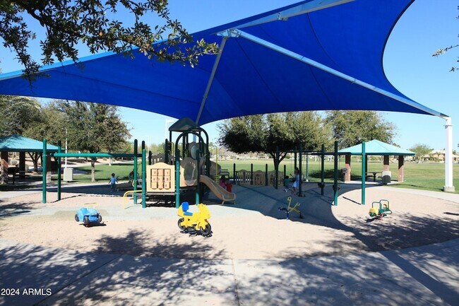 Building Photo - 514 S Marina Dr