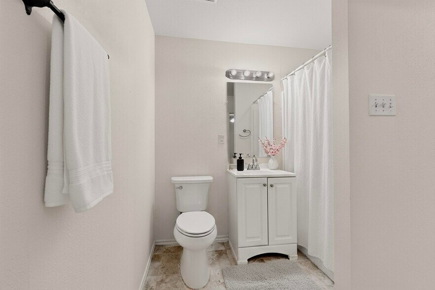 virtually staged - 5645 Santa Fe Ave