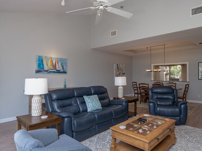 Building Photo - Luxury Furnished Longboat Key Retreat with Private Beach Club Access & Golf Course Views Remodele...