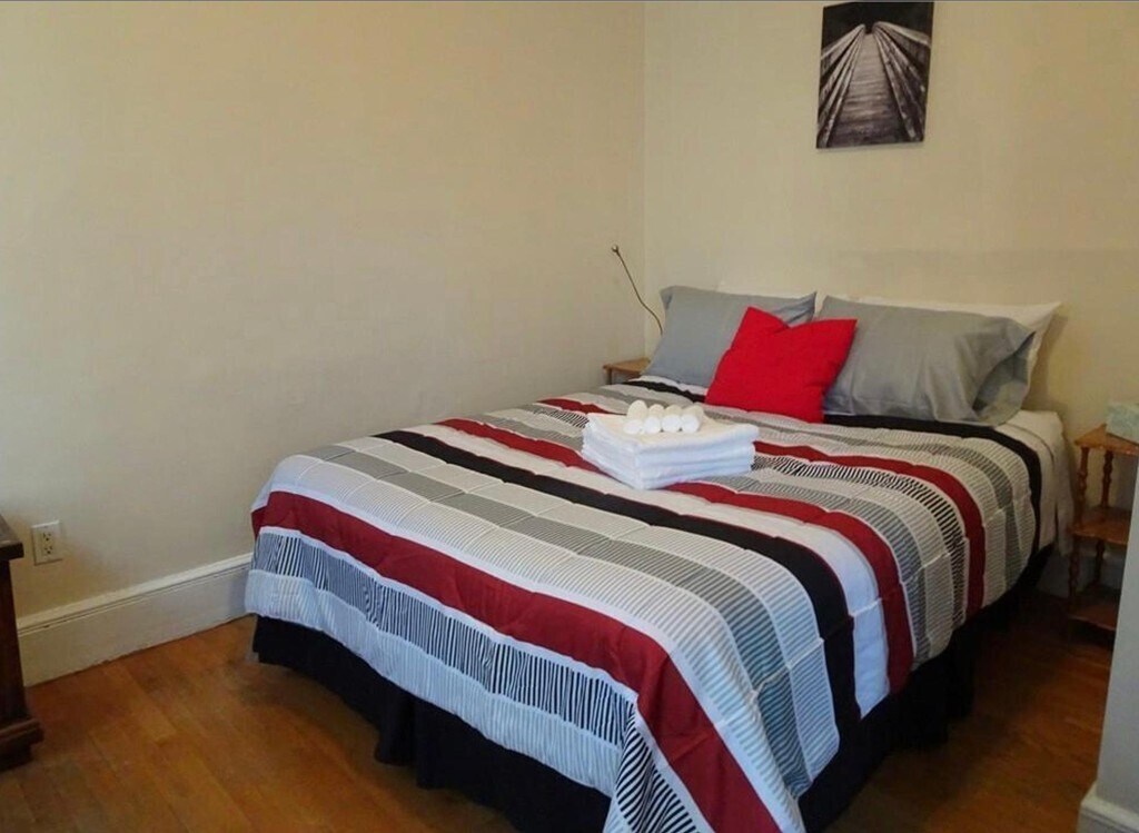 Building Photo - 37A Harvard St