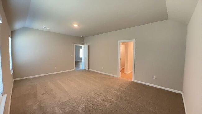 Building Photo - Start your year off right in this beautiful 4bed/2bath new construction home!