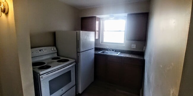 Building Photo - 7147 Eastlawn Dr