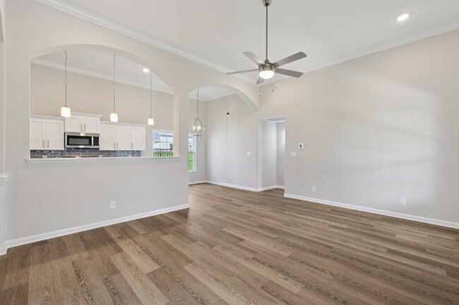 Building Photo - 383 Kingland Ln