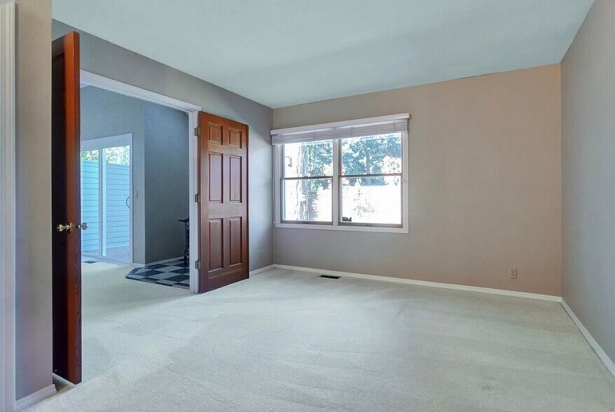 Building Photo - 15252 Boones Way