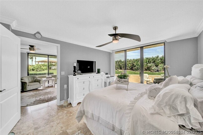 Building Photo - 10680 S Ocean Dr