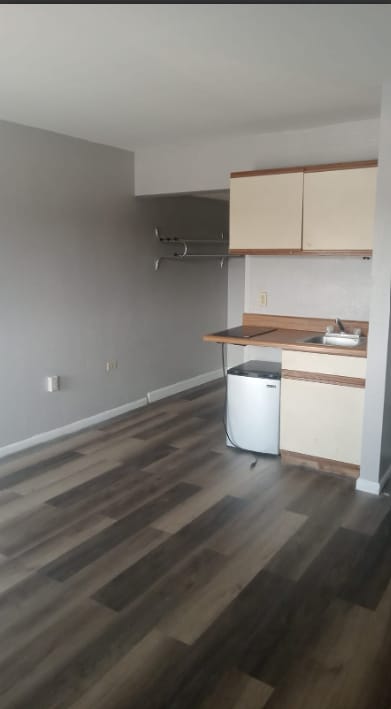 Building Photo - Summit