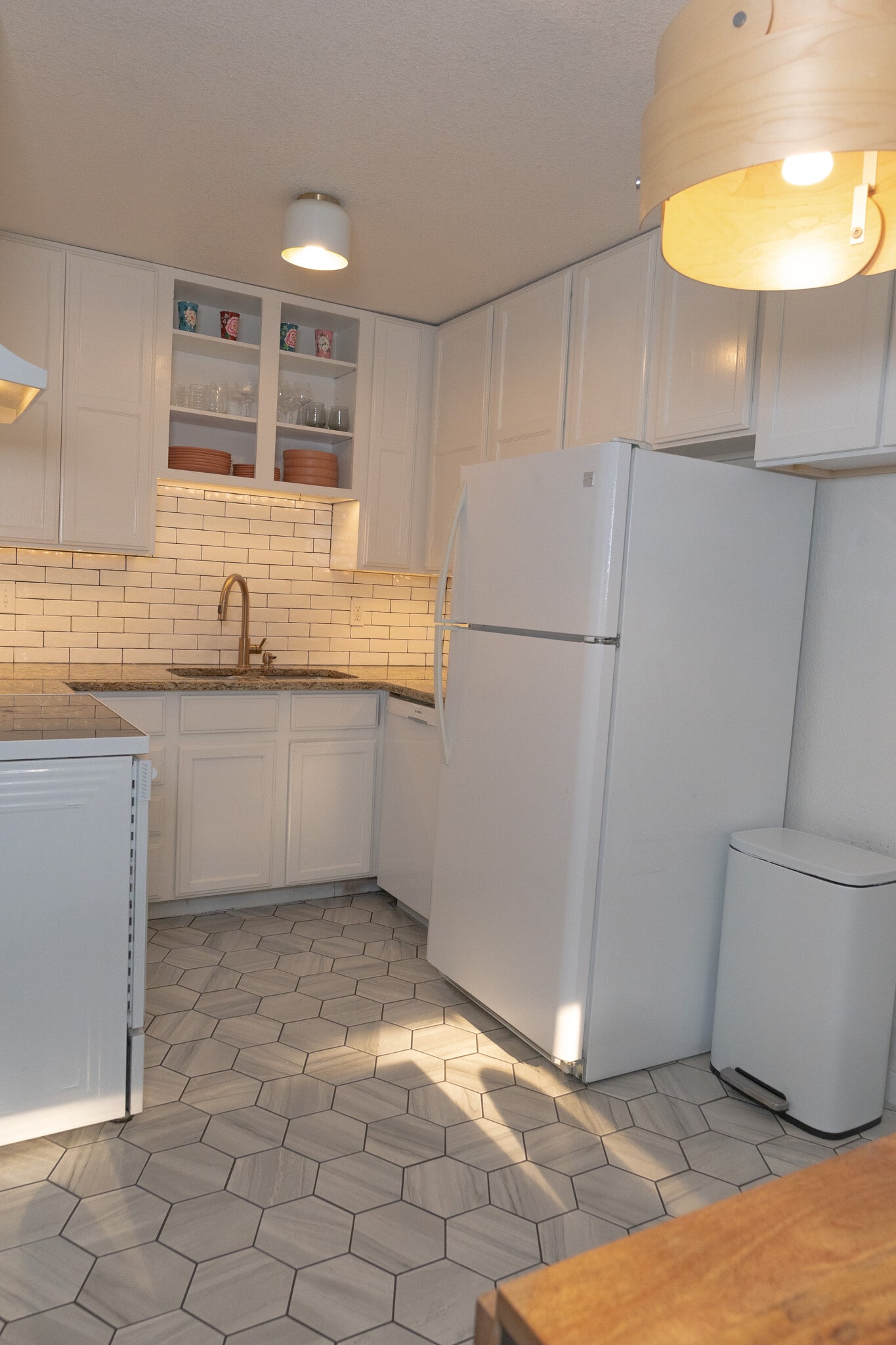 Building Photo - 1209 W Plum St