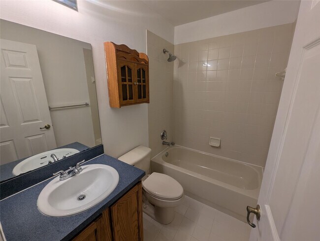 Building Photo - 4759 Pinemore Ln