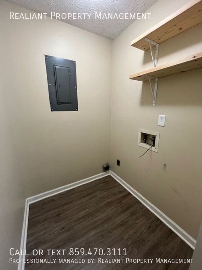Building Photo - 233 Shreveport Dr