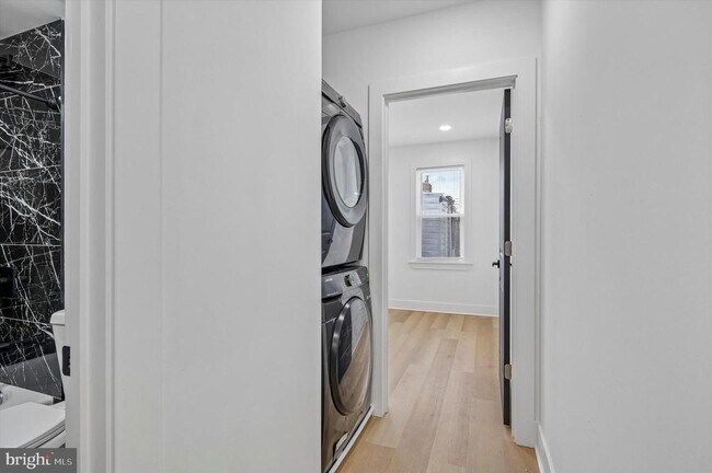 Building Photo - 1911 W Hunting Park Ave