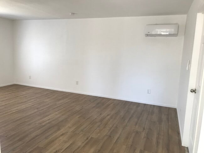 Living Room - 2709 Cardinal Ave