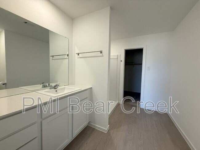 Building Photo - 10268 Prairie Dunes Ln