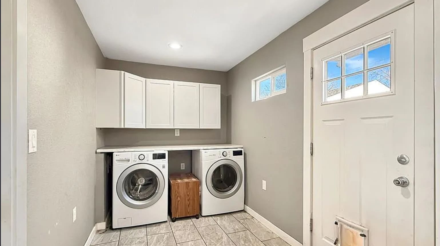 Building Photo - 2891 S Valentia St