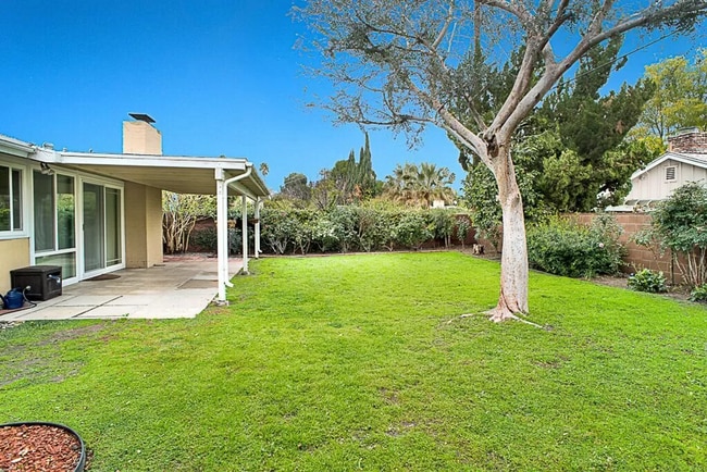Building Photo - Unique 3 Br 2 Ba House in a Quiet Neighbor...