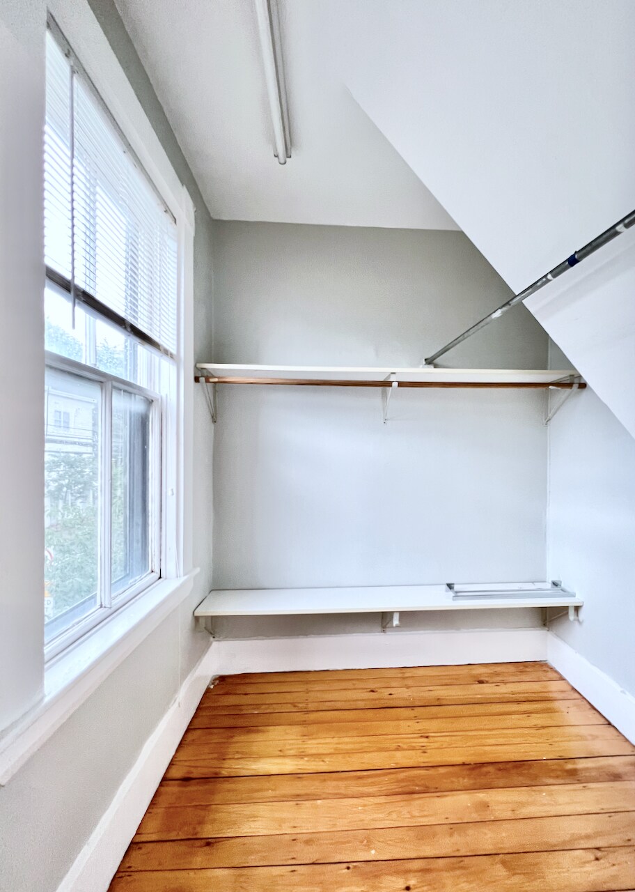 Building Photo - 252 Walden St