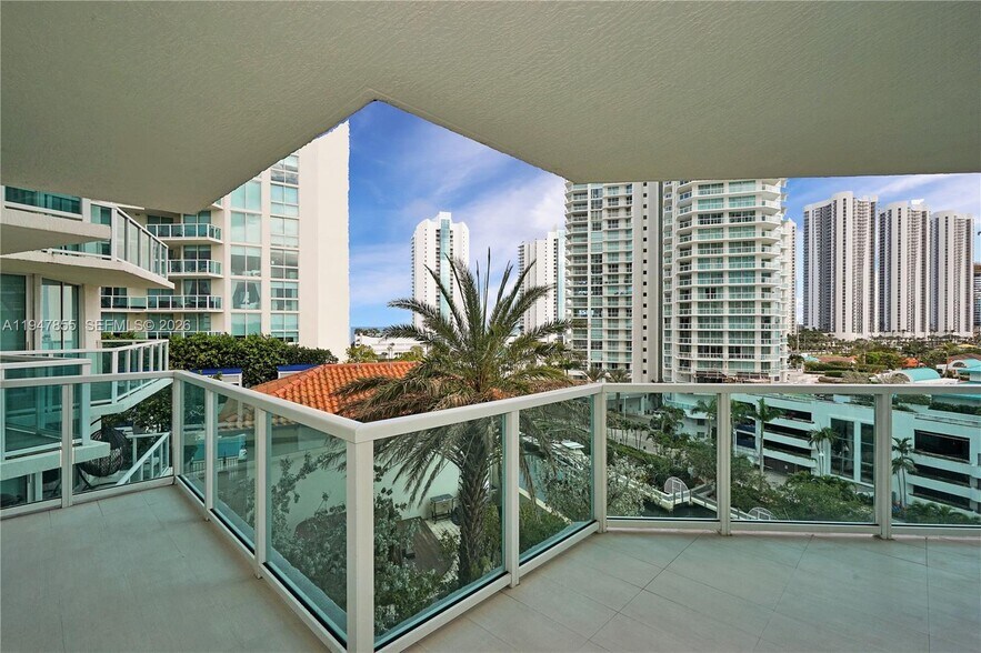 Building Photo - 250 Sunny Isles Blvd