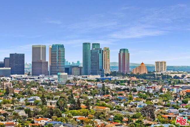 Building Photo - 10776 Wilshire Blvd