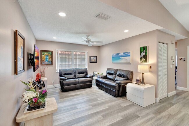 Building Photo - 6100 Waldwick Cir