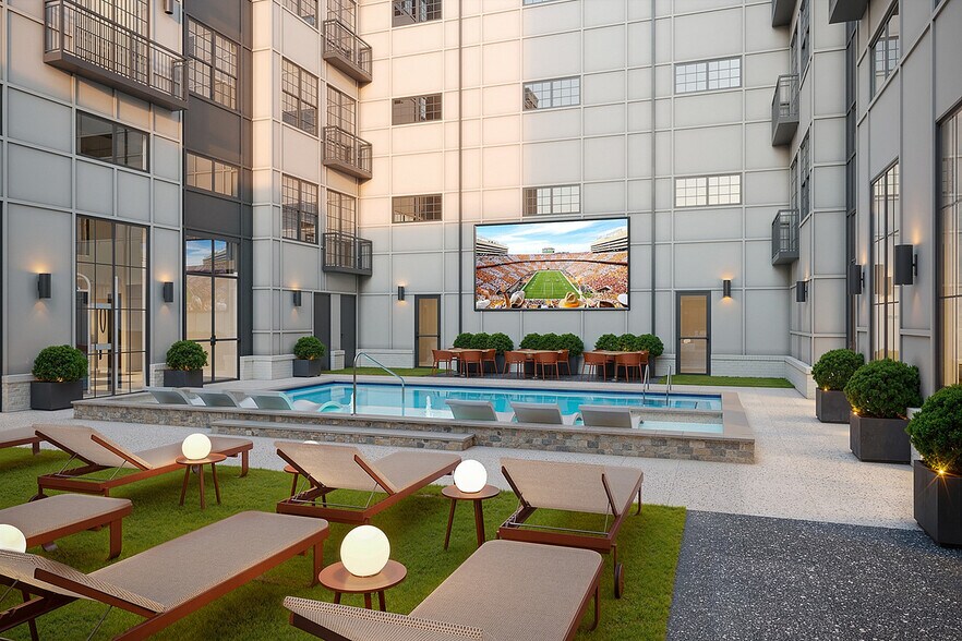 Resort-Style-Pool-Courtyard-Signature-on-Grand-Apartments-Near-UTK - Signature on Grand