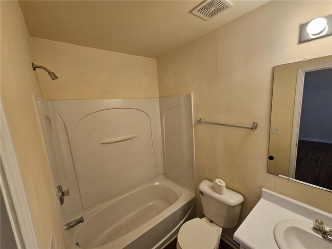 Building Photo - 2425 Ivey Crest Cir