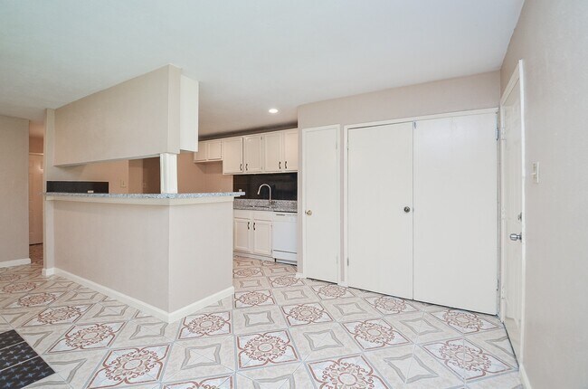Building Photo - 4811 Raven Ridge Dr