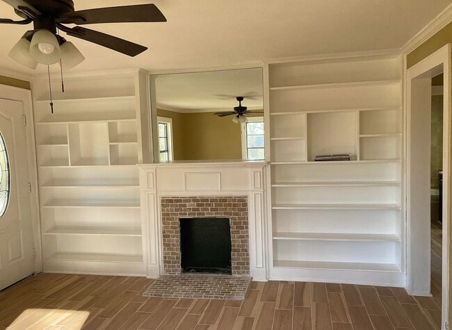 Building Photo - 504 E Bradford St