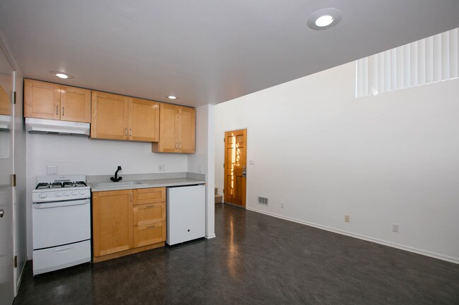 kitchen - 3016 Ruskin St