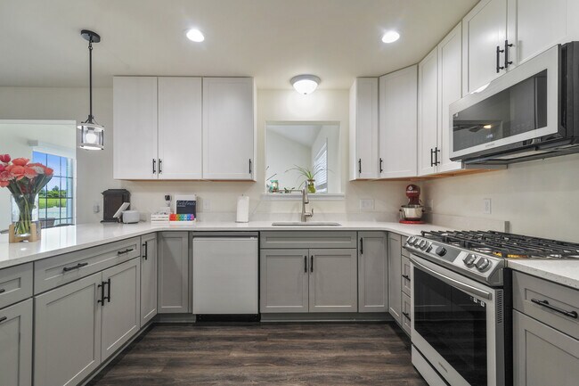 Building Photo - 150 Cilento Dr