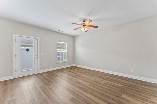 Building Photo - Spacious Townhome in Siegel School Zone – 2 Private Suites & Open Floor Plan!