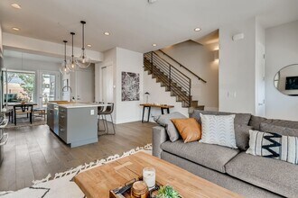 Building Photo - Contemporary Townhome with Rooftop Deck-Flatiron Views